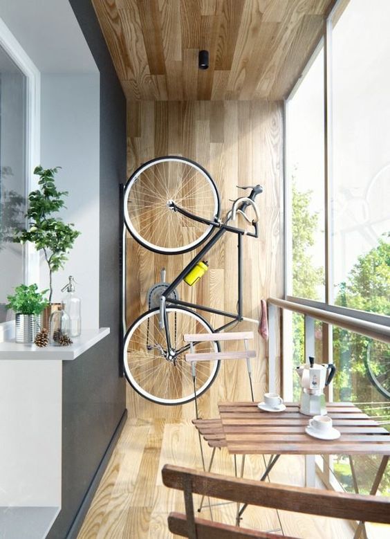 A kerékpár tárolása az erkélyen