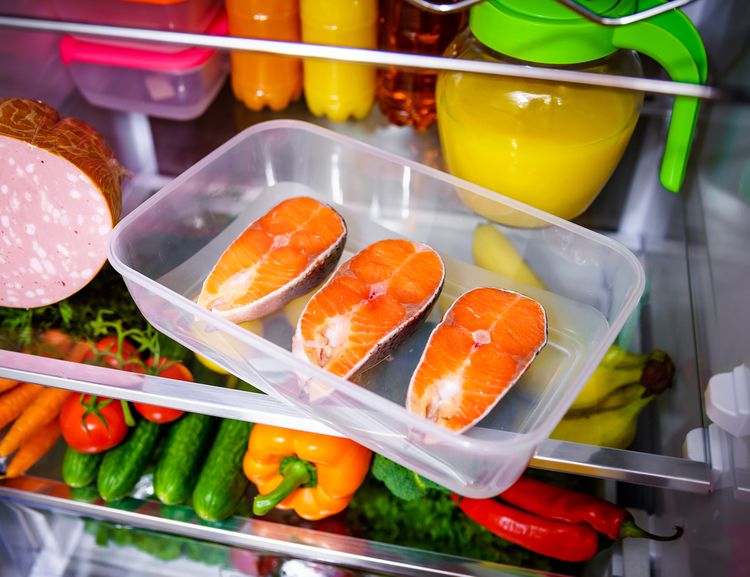 Étel tárolása az amerikai hűtőszekrényben