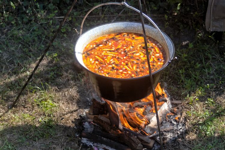 Zománcozott bogrács gulyásra