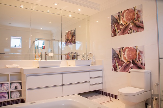 Modern fürdőszoba a lakásban