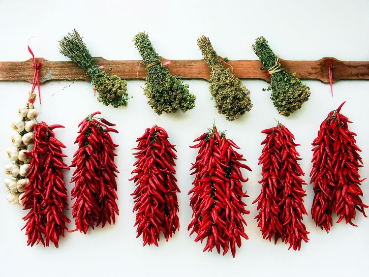 Fűszernövény és chili dekoráció
