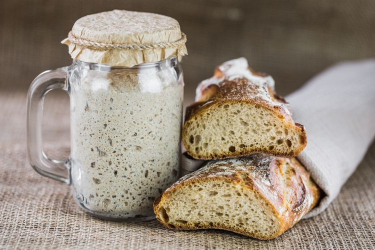 Hogyan készítsünk kovászt kenyér és más péksütemények keszítéséhez?