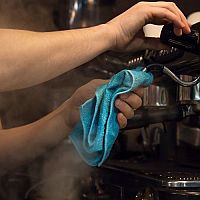 A karos és automata kávéfőzők karbantartása. Nem csak a tisztítás de a vízkőtelenítés is fontos