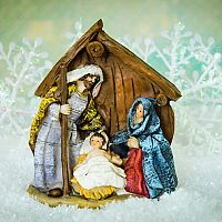A Betlehem a karácsony szimbóluma. Közkedveltek a fából faragott és a megvilágított karácsonyi betlehemek.