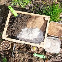 Vermikulit - föld a kertbe, adagolás, ár